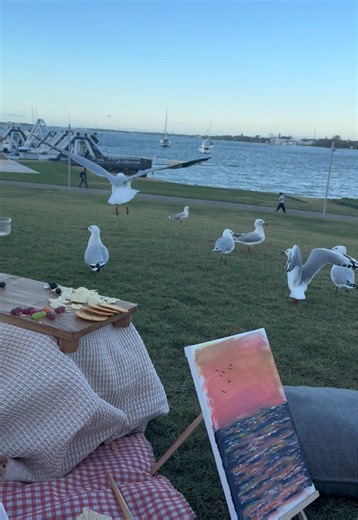 When in Australia, just say yes to the Facebook group hangouts 🫶 s/o to Sofia #painting #australia #solotravel #solofemale #fyp & yes I’m an artist thanks for asking