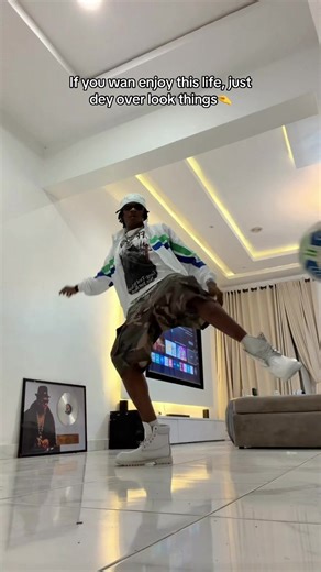 🤘stay wise #tdollaroflagos