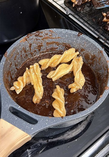 Cinnamon Chocolate Twists Recipe – Easy Fried Pasta Dessert