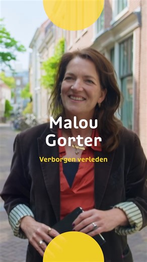 Omdat haar vader jong overleed, weet actrice Malou Gorter weinig van haar familiegeschiedenis. Ze gaat op zoek naar haar verborgen verleden. Hoe begon de ontluikende liefde tussen de twee weeskinderen die later haar opa en oma zouden worden? Een onverwachte plantagegeschiedenis schokt Malou, maar ze vindt ook troost in de ontdekking hoe diep haar voorouderlijke verhalen verweven zijn met de geboortegrond van haarzelf en haar vader. 👉 Vanavond om 20:30 op NPO 2. | Verborgen verleden