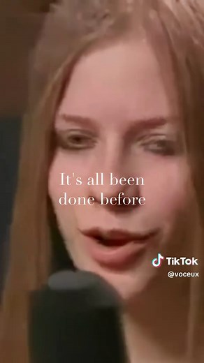 Avril Lavigne's Complicated Acapella Performance