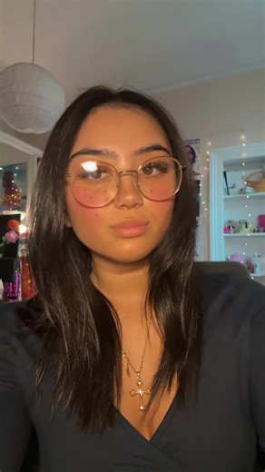 eviemarshall2006 (@eviemarshall2006)’s videos with Wait a Minute! - WILLOW