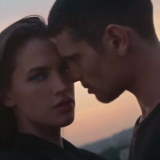 Yves Saint Laurent Pub Officielle NEW Mon Paris Couture YSL