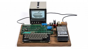This Rare Apple-1 With Woz's Signature Could Fetch Around $500,000 in Upcoming Auction