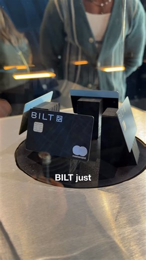 BILT quietly changed the game 👇 For years, two things were missing: • earning points on mortgage payments • a meaningful Bilt welcome offer Bilt 2.0 finally delivers both: with three cards depending on how deep you want to go. Here’s the clean breakdown 👇 Bilt Blue (No Annual Fee) Best entry point into the Bilt ecosystem. • 1x points on everyday spend • Up to 1x on rent and mortgage payments • 4% Bilt Cash on everyday spend (can offset rent/mortgage fees) • No foreign transaction fees • No ann