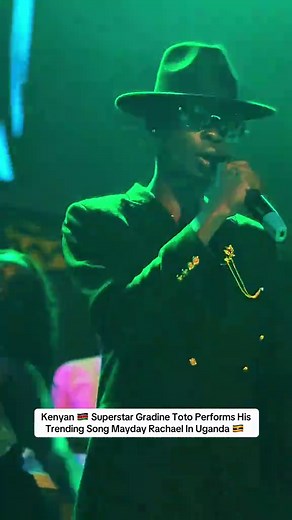 Gradine Toto Performs