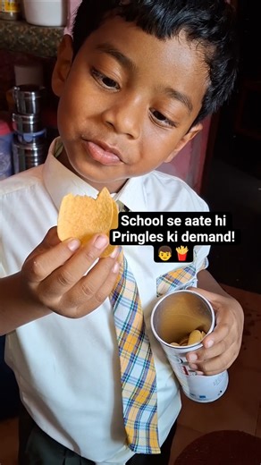 Beta school se aaya toh ki dher saari masti aur tasty lunch! 👦🏠
