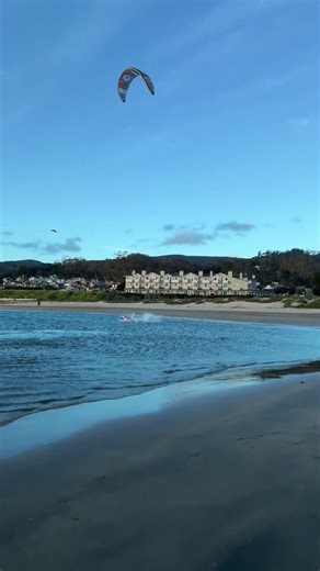 Gliding With A Drop #shorts #kitefoil #kitesurfing