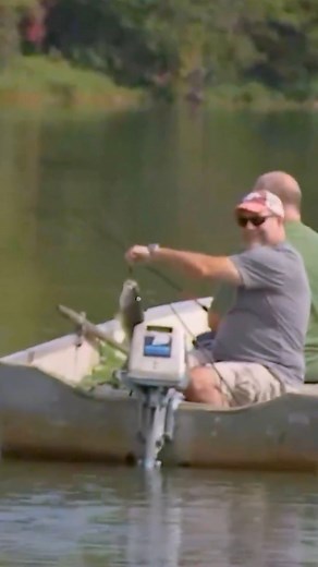Looks like we had a bonus entry in the Knockout Round today. Team “Local Knowledge” made a run at it in Period 3 on Big Arbor Vitae Lake. Does anybody knows these gentlemen, tag them for us! And give them a thumbs up for that nice bass. 👍🏻 Minocqua Area Visitors Bureau #bassfishing #largemouth #makethemfamous #minocquaarea | Major League Fishing