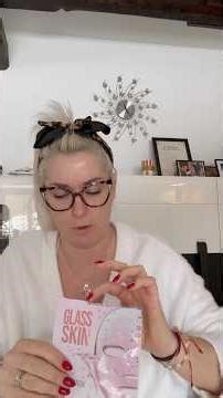 How to apply a sheet mask