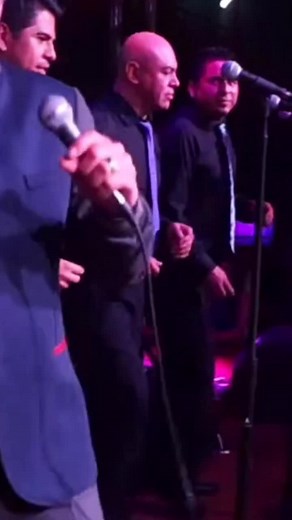 Cinco Noches: Éxitos de Paquito Guzmán en Salsa