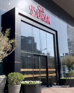 246K views · 597 reactions | Kennst Du das Czn Burak Restaurant in Dubai? Das Restaurant wird vom türkischen Chefkoch Burak Özdemir geführt und hat sich schnell zu einem beliebten "Hot-Spot" entwickelt 菱 #VisitDubai | Visit Dubai | Facebook