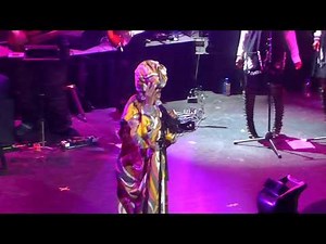 Ms. Lauryn Hill "Can't Take My Eyes Off Of You" Live at the Apollo 5/1/18