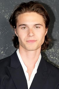 Elias Kacavas | Actor