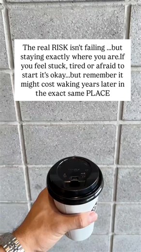 What if the real risk… isn’t failing — but waking up a year from now in the exact same place? 😶‍💭 Same job. Same stress. Same dreams sitting on the shelf… untouched. Failure isn’t the enemy. Comfort is. Because comfort keeps you safe — but it also keeps you stuck. ✨ Start small. ✨ Start quietly if you need to. ✨ But start. Because one tiny step forward > one more year of waiting. 👉 Want to learn how I’m building my online business step-by-step? DM me the word “START” and I’ll send you the exa