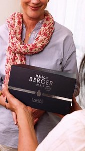 Et si vous décrochiez la lune pour votre maman avec la lampe Berger Gravity ? Cette lampe Berger fascinante évoque les astres lointains, pour un instant de rêverie infinie ! ✨ --- How about reaching for the moon for your mum with the Gravity Berger lamp? This fascinating Berger lamp evokes distant stars, for a moment of infinite reverie! ✨ #MaisonBergerParis #FetedesMeres #ParfumdAmbiance #IdeeCadeau #CadeauMaman #MamanCherie #Bonheur #MothersDay #HomeFragrance #GiftIdea #Love #Happiness | Maiso