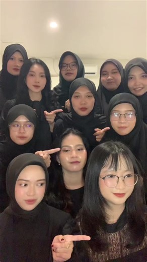 j (@carameljavachix)’s videos with suara asli - ini apgan woi (old vibes)