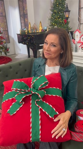 Valerie Parr Hill on Instagram: "Here is an easy and inexpensive way to dress up decorative pillows that you already own, for the holidays! #housetohomebyvalerie #pillowstyling #christmasdecorating🎄 #holidaydecoratingtips @qvc H478895 Holly Christmas Tree Shaped Pillow H478942 Holly Sprig Pillow H478946 Merry Botanical Sprig Pillow"