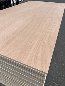 [Hot Item] Door Size Plywood 710x2135mm 2.7mm Okoume Sapele Bintangor Poplar Plywood for Doors