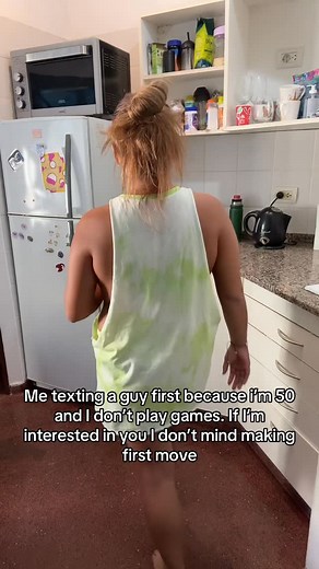 Cassy Brooks on Instagram: "Give me a ´❤️´if i should make the first move #over50 #singlelife #singlegirl"