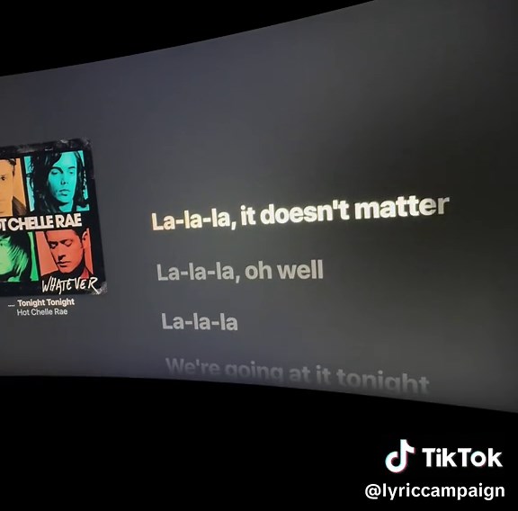 Hotchellerae - Tonight Tonight Lyrics Video