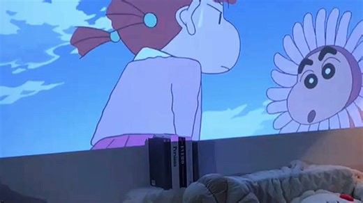 自动对焦+梯形校正，多角度画面秒速调整，投影更精准，家用影院、办公演示轻松搞定。