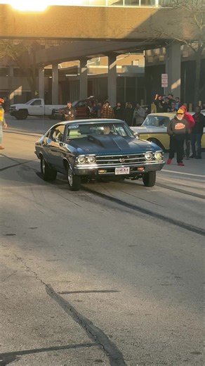 Awesome 69 Big Block Chevelle Burnout leaving #worlodwheels. Anyone know what the yellow car is?? #chevelless #bigblock #burnout #horsepower #dragracing #chevelle #chevymalibu #musclecar | Internal Combustion