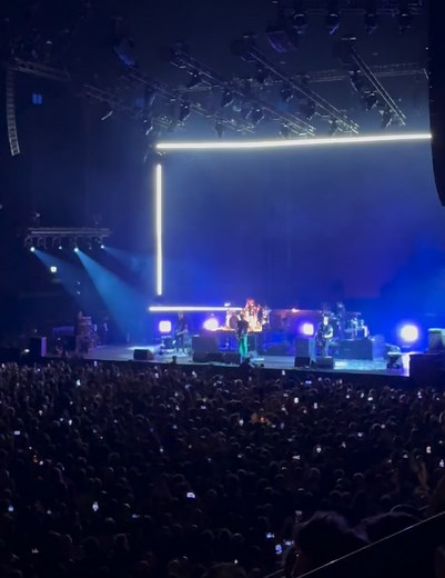 Last night’s The Offspring concert was pure energy! Decades later, they still sound just as raw and powerful as ever. The crowd went wild from the first riff to the last encore — a perfect mix of nostalgia and chaos. Punk Rock is not dead, it just grew louder. 🔥 #TheOffspring | Kasia Kafaski