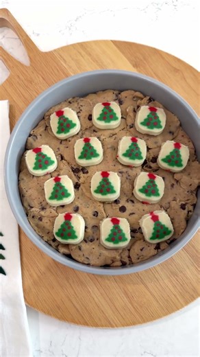 Christmas Cookie Cake