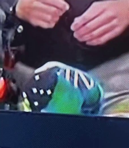More footage of Artemis II, the greenscreen object fails live on air and you can see text bleeding through it.
