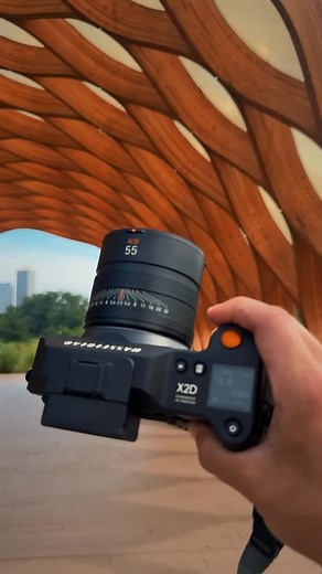 Fern Duarte on Instagram: "Life lately on @hasselblad. 📷✨ My favorite way to capture summer colors by far. Hasselblad Natural Color Science (HNCS) continues to stand out on the X2D. True life colors + insane detail from the 100MP sensor makes creating the images I visualize in my head a rewarding experience. The fact that I can shoot handheld and still get a clear shot with a 1/10 shutter speed lets me play around a ton creatively. 5-Axis 7-Stop IBIS. Enough said. A beautiful camera indeed. Sho