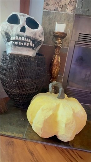 Paper Machè Pumpkins ✨ #diyhalloweendecor