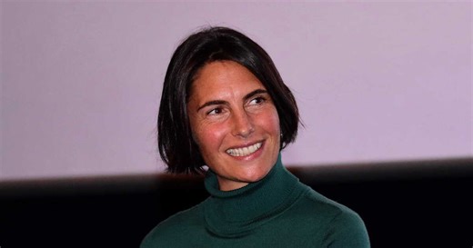 Alessandra Sublet créée la surprise et annonce s'être mariée "sans que les gens le sachent" : "J'ai beaucoup de chance"