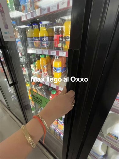 Max Mayfield llega al Oxxo en Stranger Things