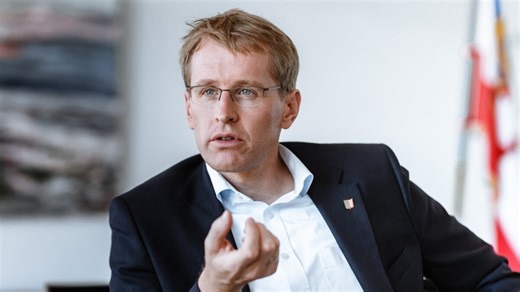 Daniel Günther erwartet Bedeutungsgewinn der Kirchen