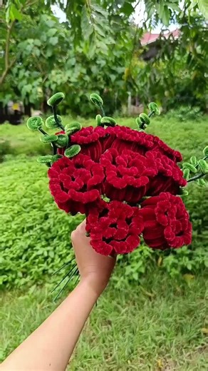 Creative Fuzzy Wire Rose Bouquet Tutorial