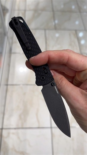 Dare I say it… I’m LOVING the Benchmade Bugout Vapyr!? 😱🤯 #youtubeshorts #shorts