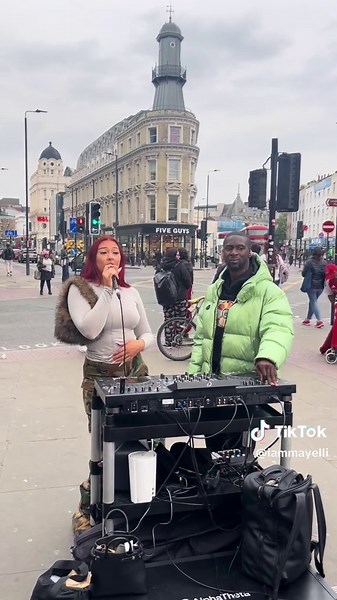 Soul Music Performance on London Streets with DJ AG