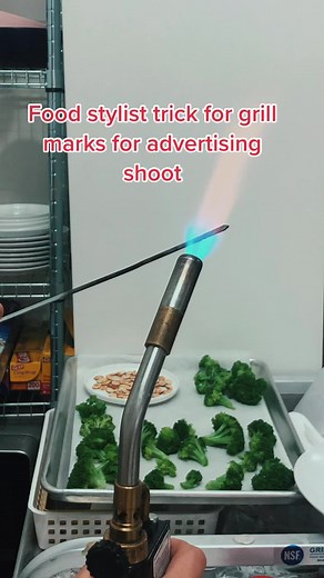 Food stylist grillmark trick! #chicken #food #foodstyling #foodphotography #foodtiktok #foodstylist #foodtok #stylist