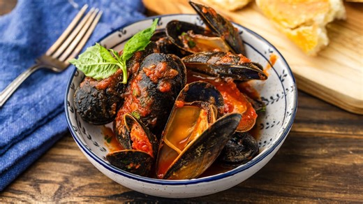 Easy And Simple Mussels Marinara