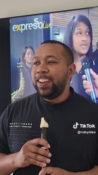 Embarrassing 12-Year-Old Band Camp Interview with Robyn on Espresso