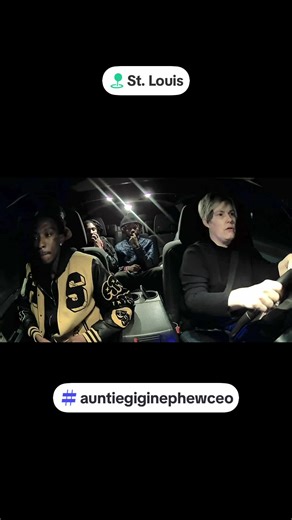 Front porch blessings… It’s always better to give than receive. Bless someone today 🥰🥰 #auntiegiginephewceo #CEOdee #TicsTripsTruths #viral #BlessSomeoneToday @Ceo Dee @TicsTripsTruths