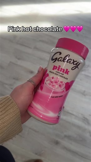 Pink hot chocoate !!! Yes please ! Delicious white chocolate flavour hot chocolate made cute 🩷🩷🩷 Obsessed , everything pink please #hotchocolate #pinkhotchocolate
