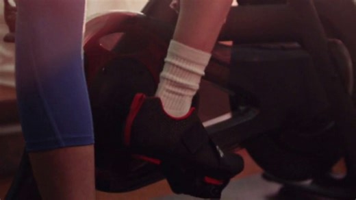 Peloton TV Spot, 'Run: Up to $500 Off' Song by Jamie xx