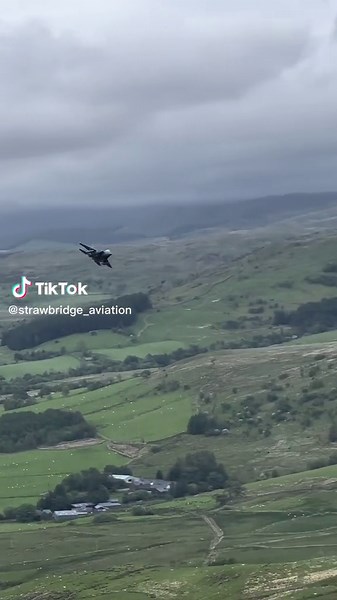Exciting F15 Low-Level Flyby at Mach Loop in Wales