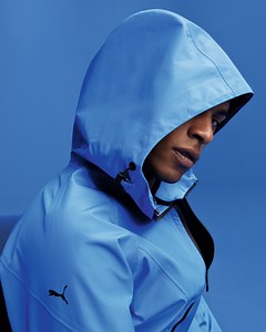 Transition effortlessly with our cold-season collection, blending sophistication and high-quality materials. Elevate your style game with the perfect fusion of business, lifestyle, and racing spirit. Discover the new Porsche Design Sportswear Collection: https://www.porsche-design.com/de/en/porsche-design-shop/shop/fashion-sport/sport/ __ 911 GT3 with Touring Package: Consumption WLTP* Fuel consumption combined* model range : 12.9l/100 km; CO2 emissions combined* model range: 293-292g/km I https