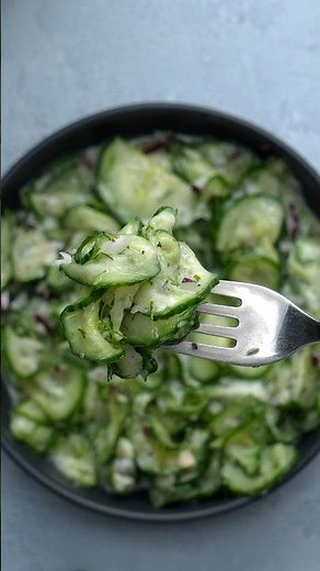 Omas Gurkensalat 🥒🥗 #EinfachTasty #Gurkensalat #Omasrezept #Salat #Dill #Vegetarisch