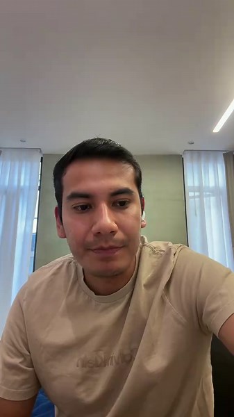 Aceptamos el amor que creemos merecer. Si yo siento que merezco migajas, eso voy a recibir. Si por dentro no me valoro y no hay un amor propio, voy a recibir lo mismo y peor. Las personas pueden ser buenas o malas, la diferencia está en aceptar o no lo que queremos en nuestras vidas ❤️🫶ÁMATE Y VALÓRATE.
