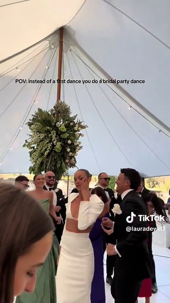 Unique Wedding Dance Idea: Bridal Party Dance