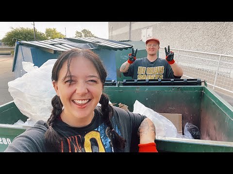 We Found Sealed Food in the Dumpster + More Diving at Retail Shops and Apartments!